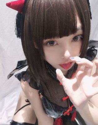 漂亮的部长夫人中文版_BD英语免费观看